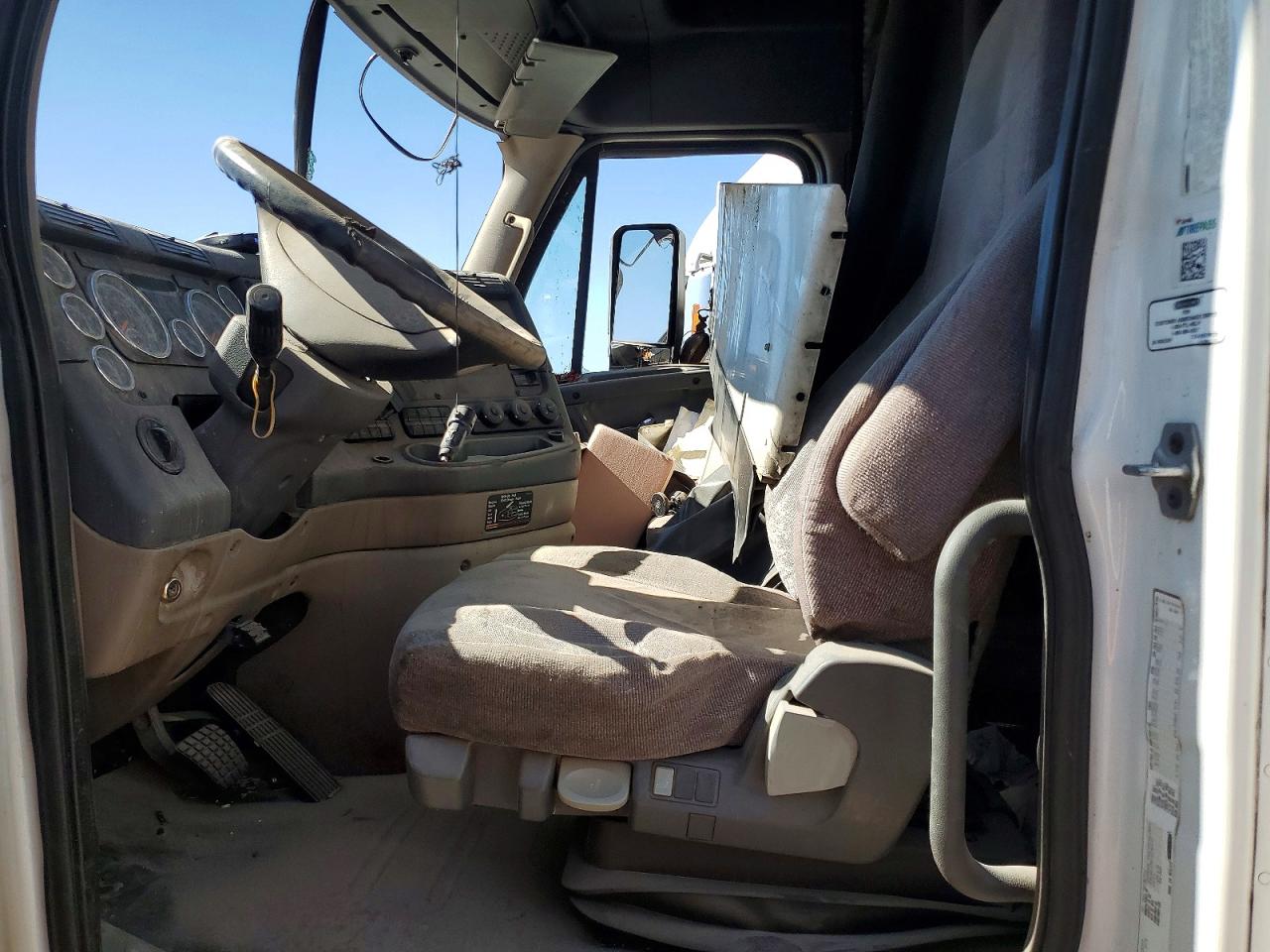 2015 FREIGHTLINER All models VIN 3AKJGLD56FSGM6075 photo 5