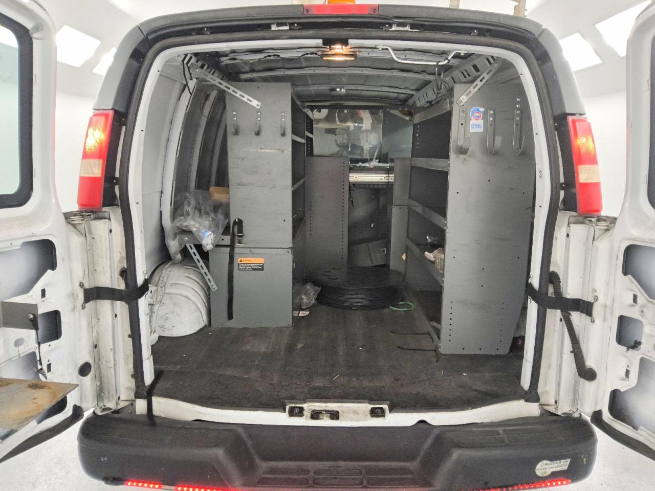2011 CHEV Express VIN 1GCWGFCB6B1130139 photo 11