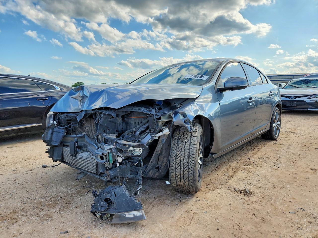 2017 Volv S60 VIN YV126MFL3H2426159 photo 1