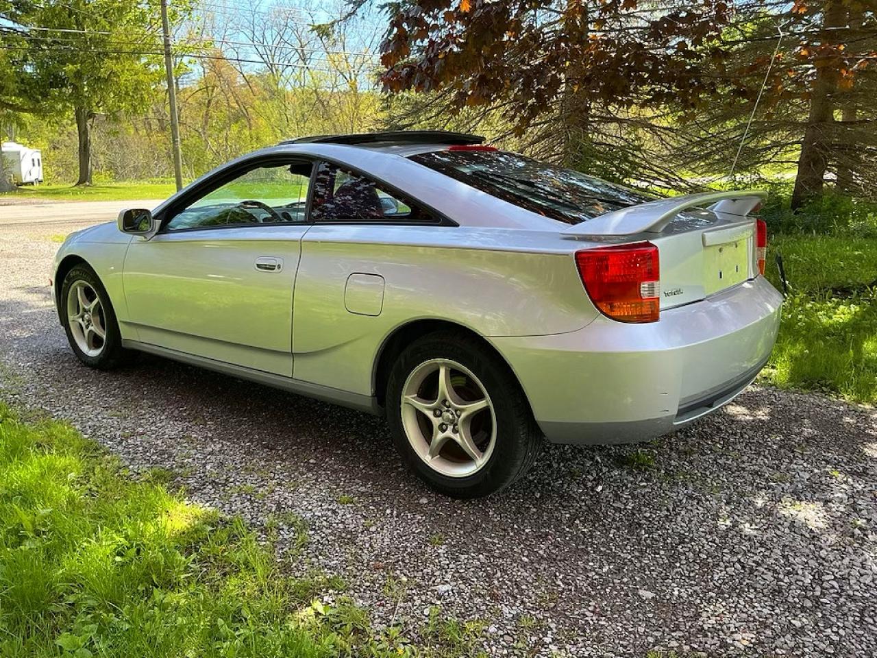 2000 Toyota Celica VIN JTDDY32T0Y0018819 photo 3