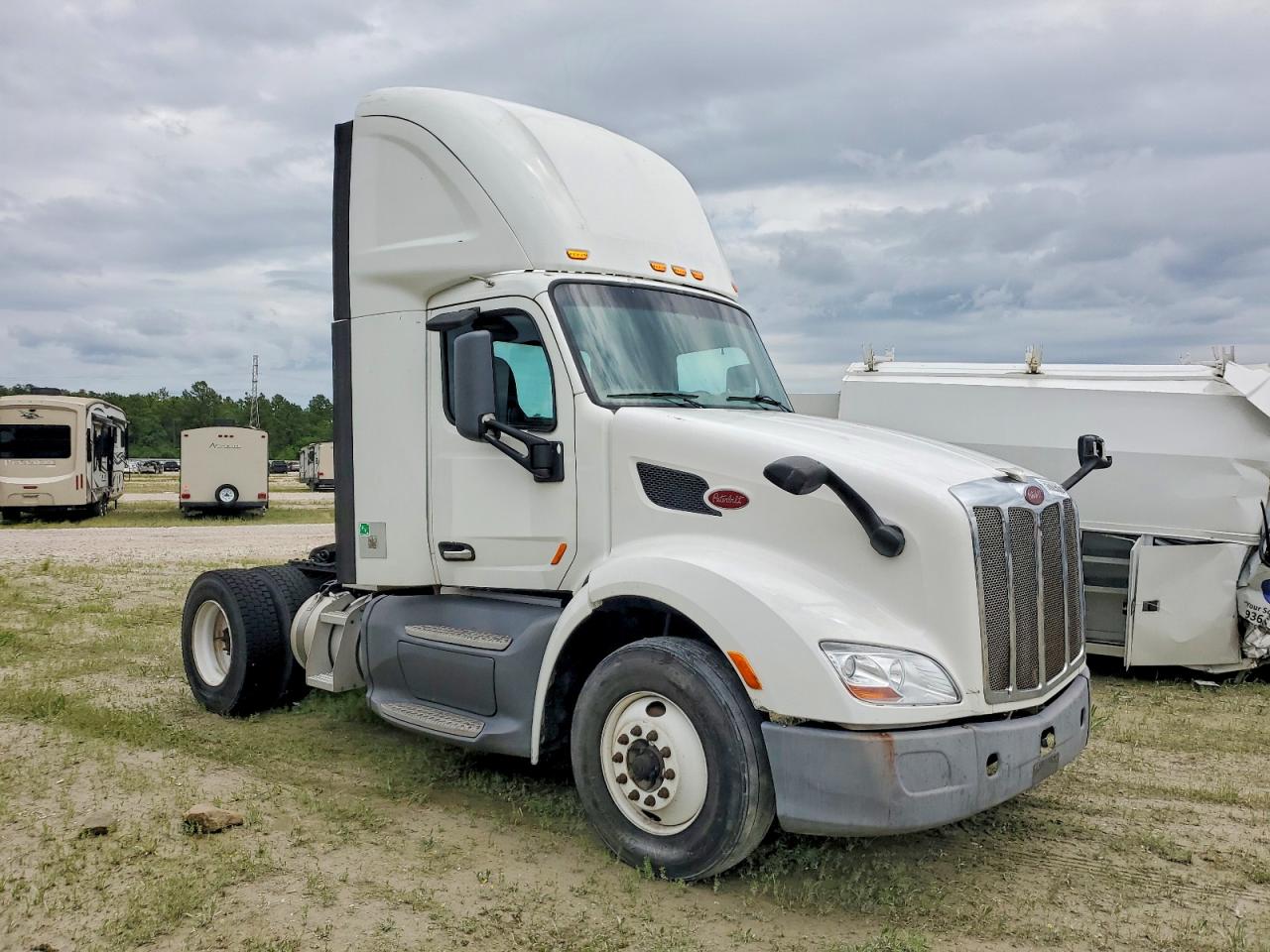 2017 PETERBILT All other VIN 1XPBA48X6HD428995 photo 1