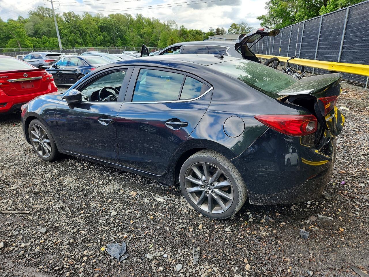 2018 Mazda 3 VIN 3MZBN1V30JM270313 photo 2