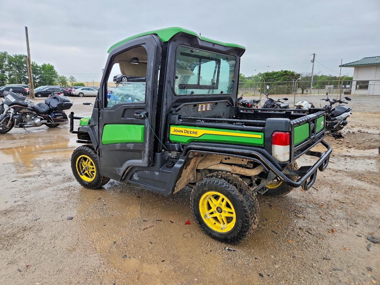 2024 JOHN Xuv835r VIN 1M0835RDCRM070534 photo 3