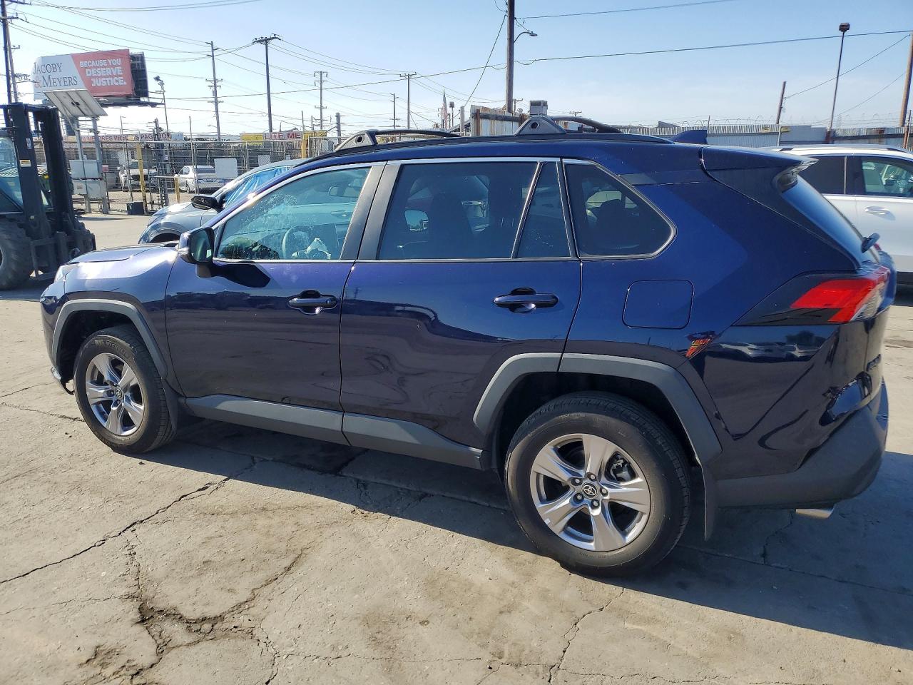 2024 Toyota Rav4 VIN 2T3W1RFVXRW346001 photo 2