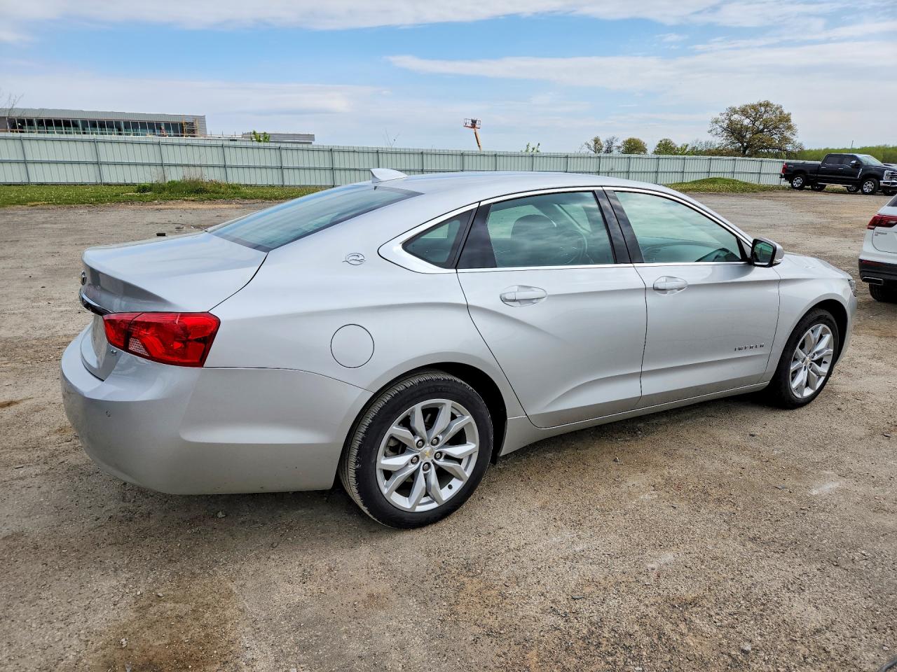 2017 Chev Impala VIN 2G1105SA1H9108628 photo 3