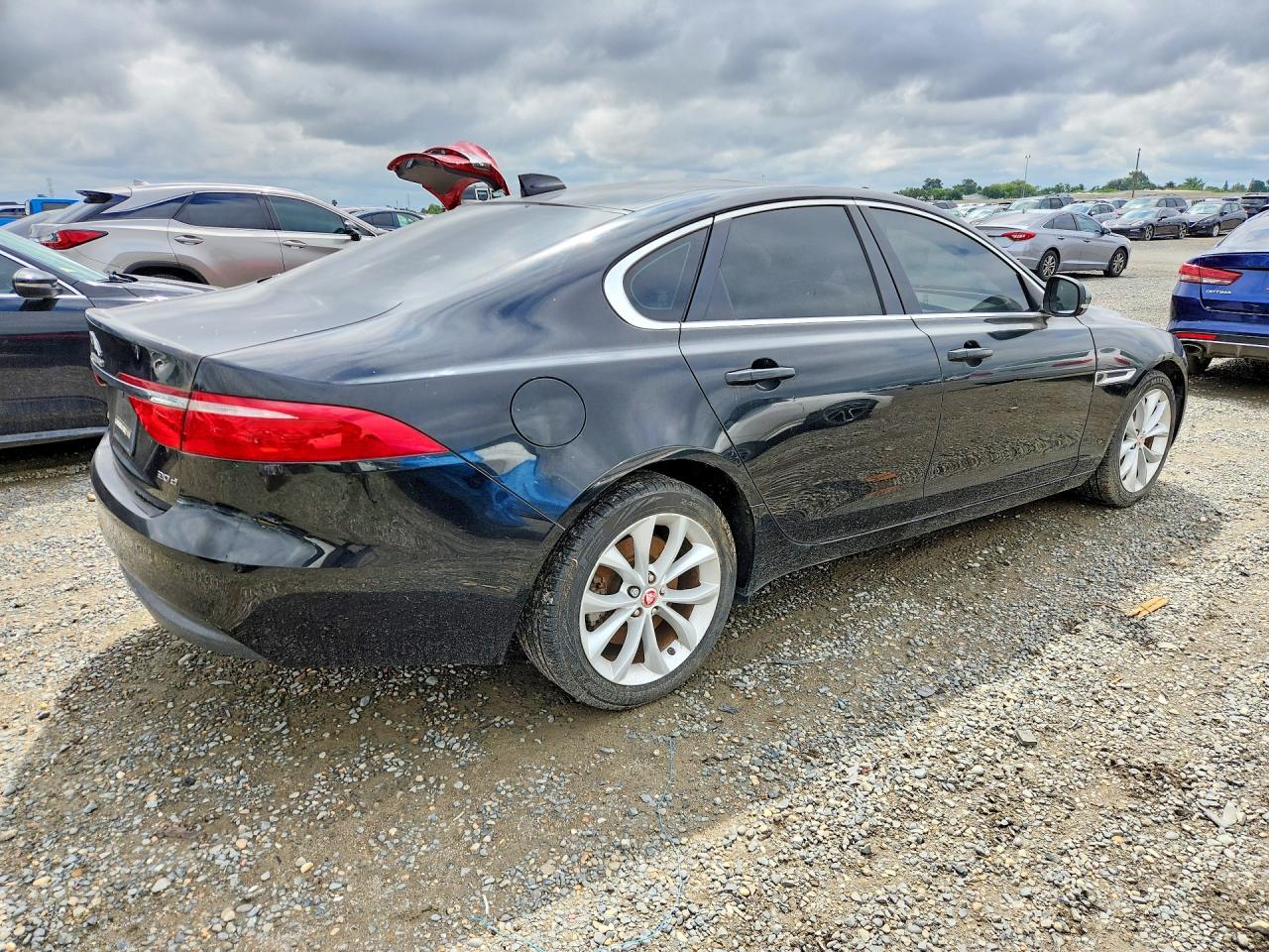 2017 Jaguar Xf VIN SAJBD4BN0HCY47285 photo 3