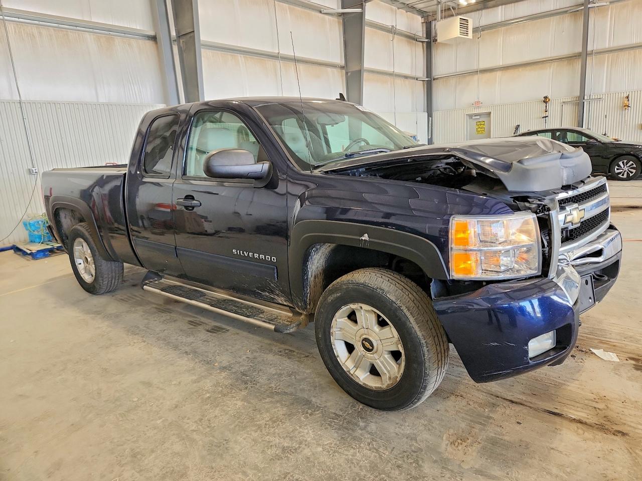 2011 CHEV Silverado VIN 1GCRKSE37BZ269465 photo 4