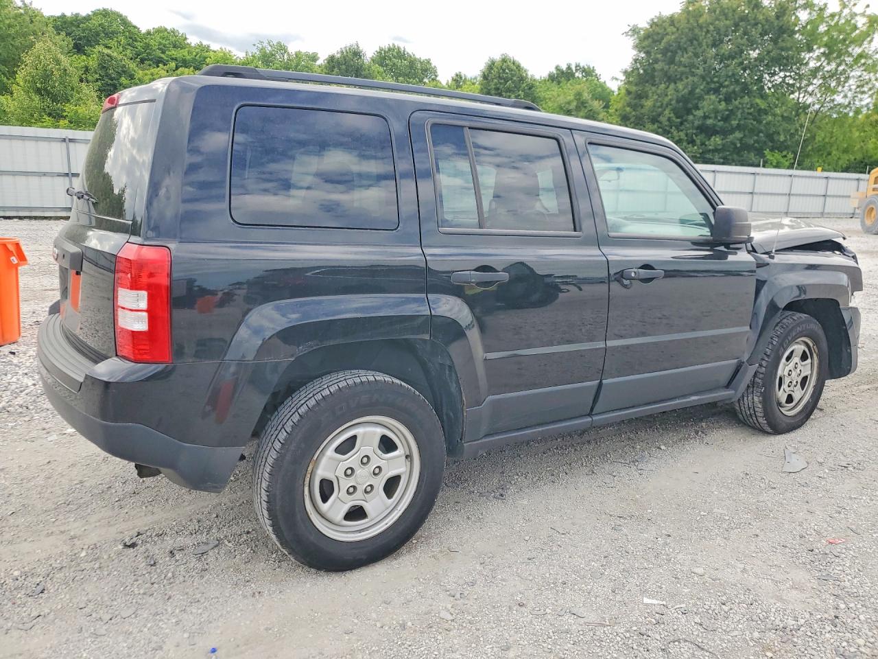 2014 Jeep Patriot VIN 1C4NJPBA6ED574930 photo 3