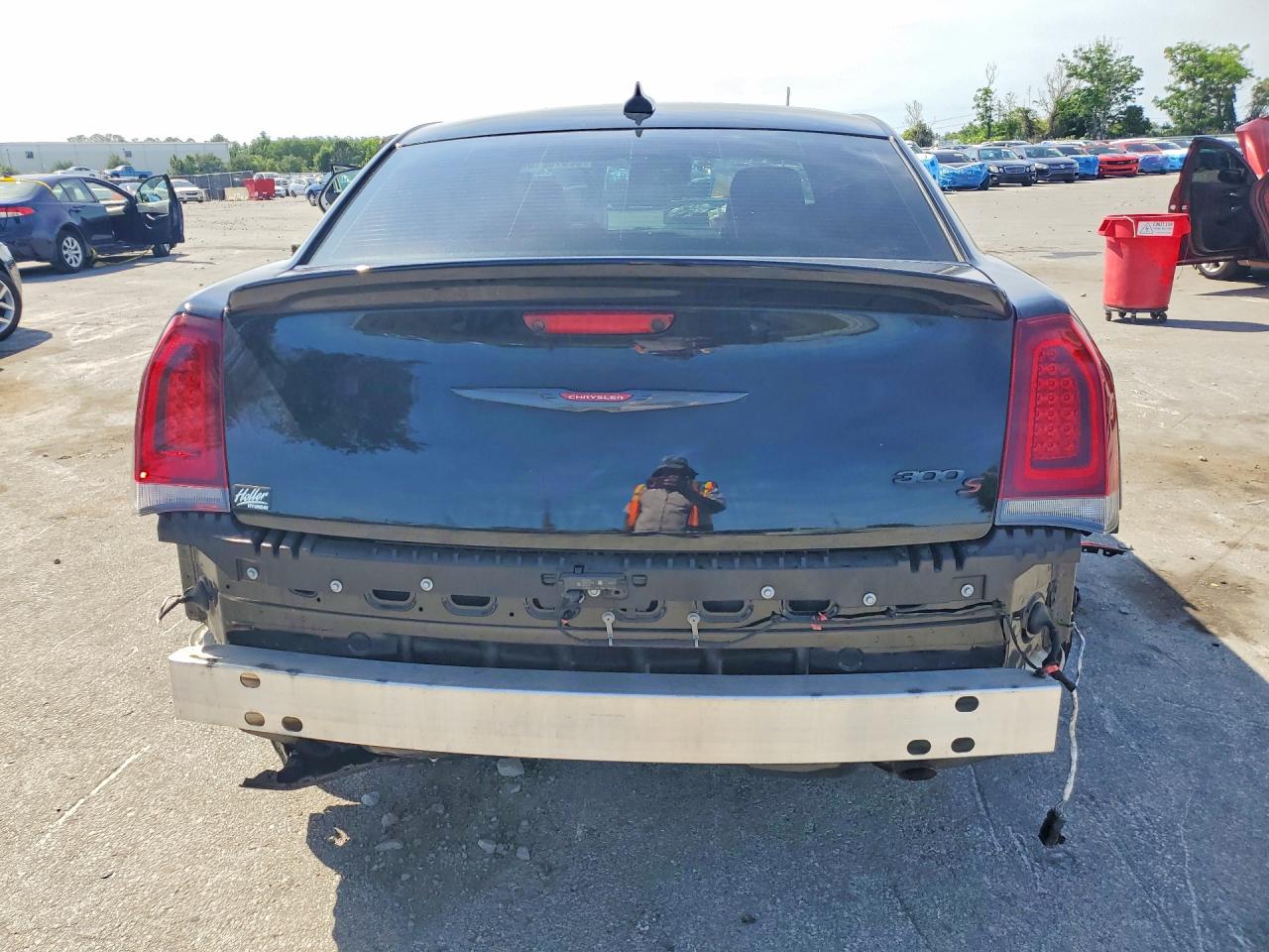 2023 Chrysler 300 VIN 2C3CCABT2PH577477 photo 6