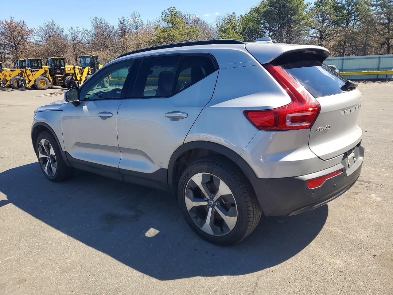 2023 Volvo Xc40 VIN YV4K92HM5P2054262 photo 2