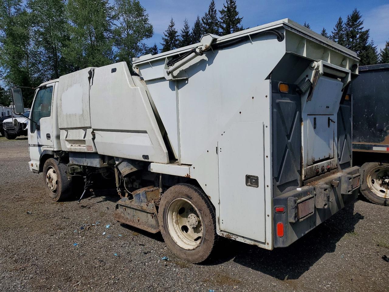 2006 Isuzu Nqr VIN JALE5B16667900972 photo 3