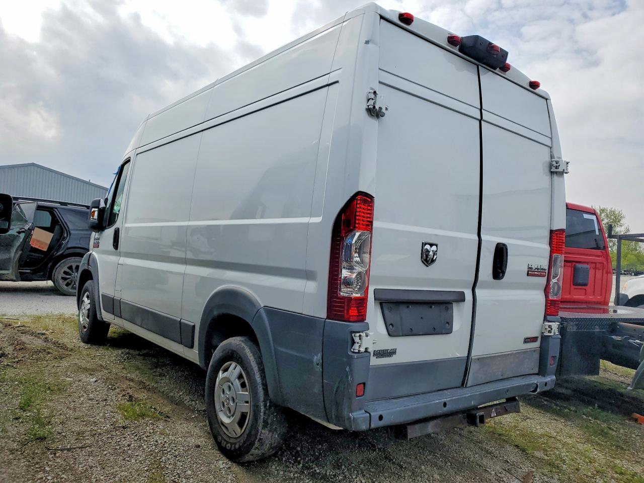 2015 Ram Promaster VIN 3C6TRVCD5FE505876 photo 2