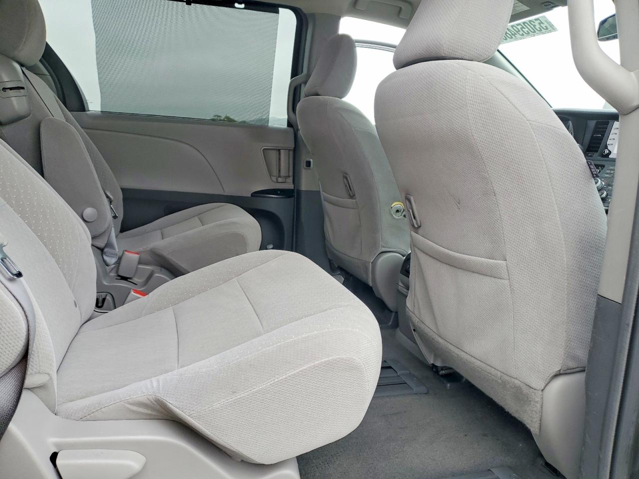 2018 TOYOTA Sienna VIN 5TDKZ3DC9JS949839 photo 11