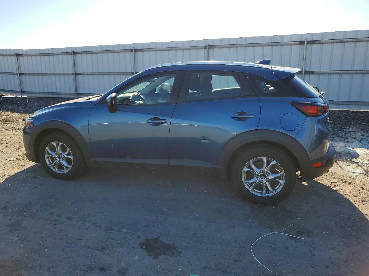 2021 Mazda Cx-3 VIN JM1DKFB76M1517389 photo 2