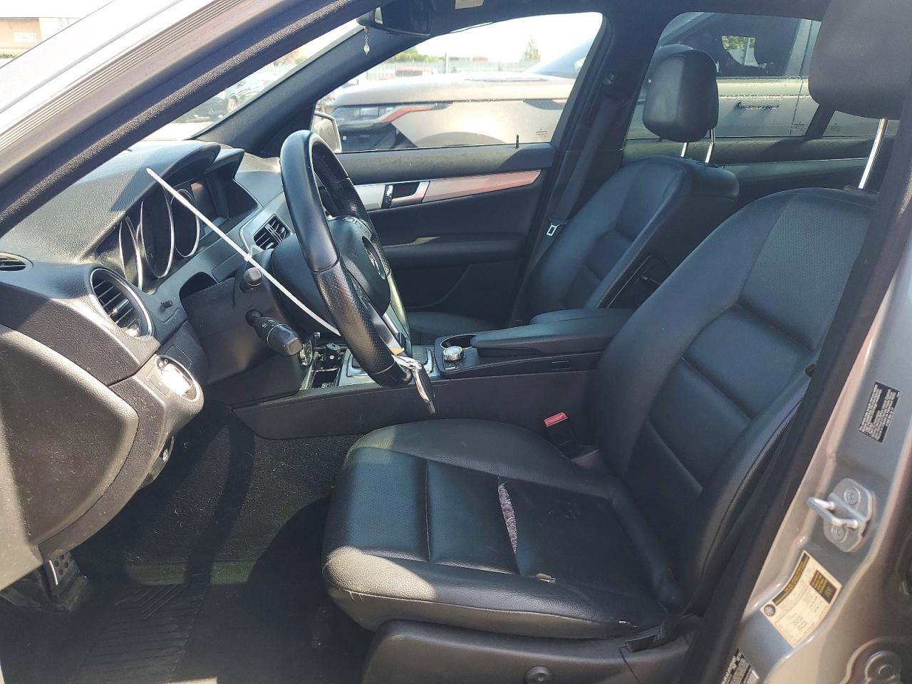 2012 Mercedes-Benz C class VIN WDDGF4HB3CR214559 photo 7