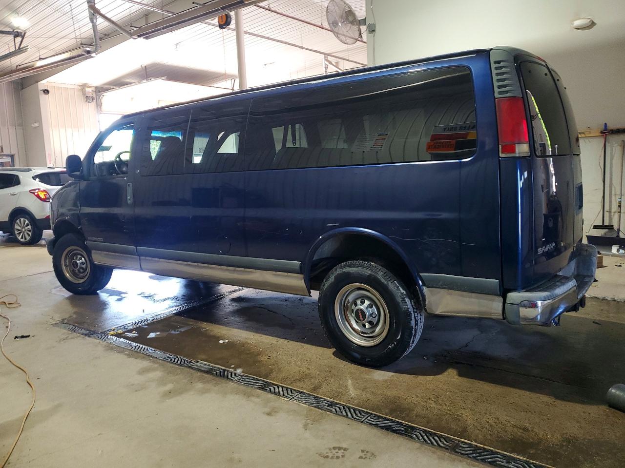 2002 GMC Savana VIN 1GJHG39R321136954 photo 2