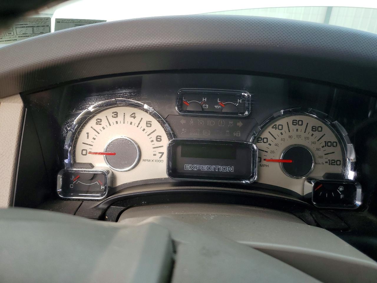 2013 Ford Expedition VIN 1FMJU2A52DEF01930 photo 9