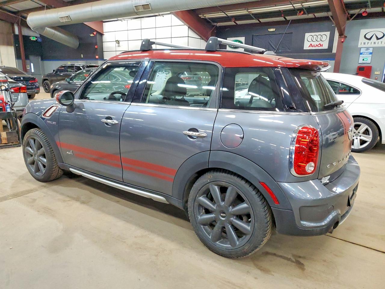 2016 Mini Cooper VIN WMWZC5C55GWU01700 photo 2