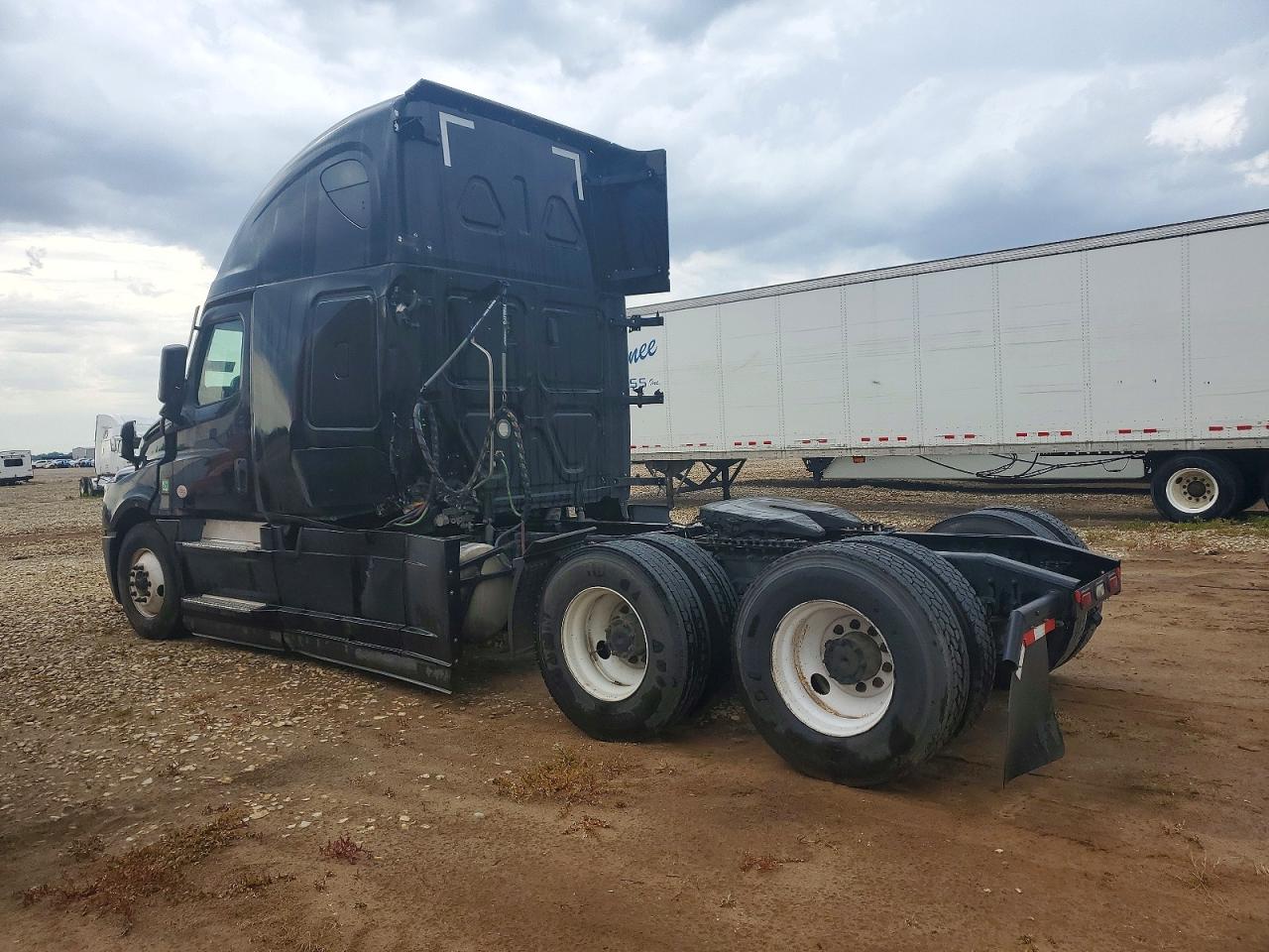 2023 FREIGHTLINER All other VIN 3AKJHHDR0PSUA4647 photo 3