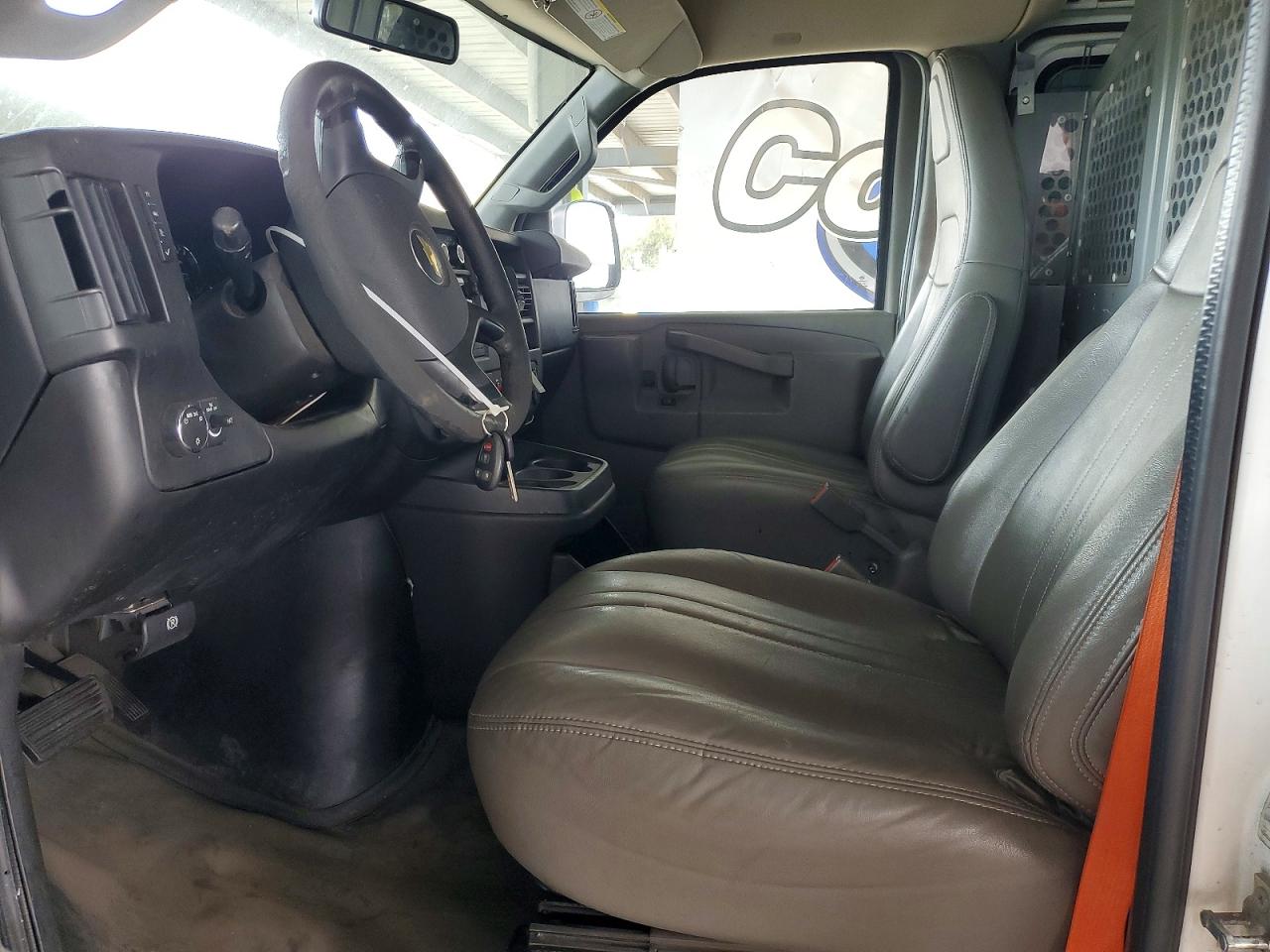 2016 Chev Express VIN 1GCWGAFF5G1199039 photo 7