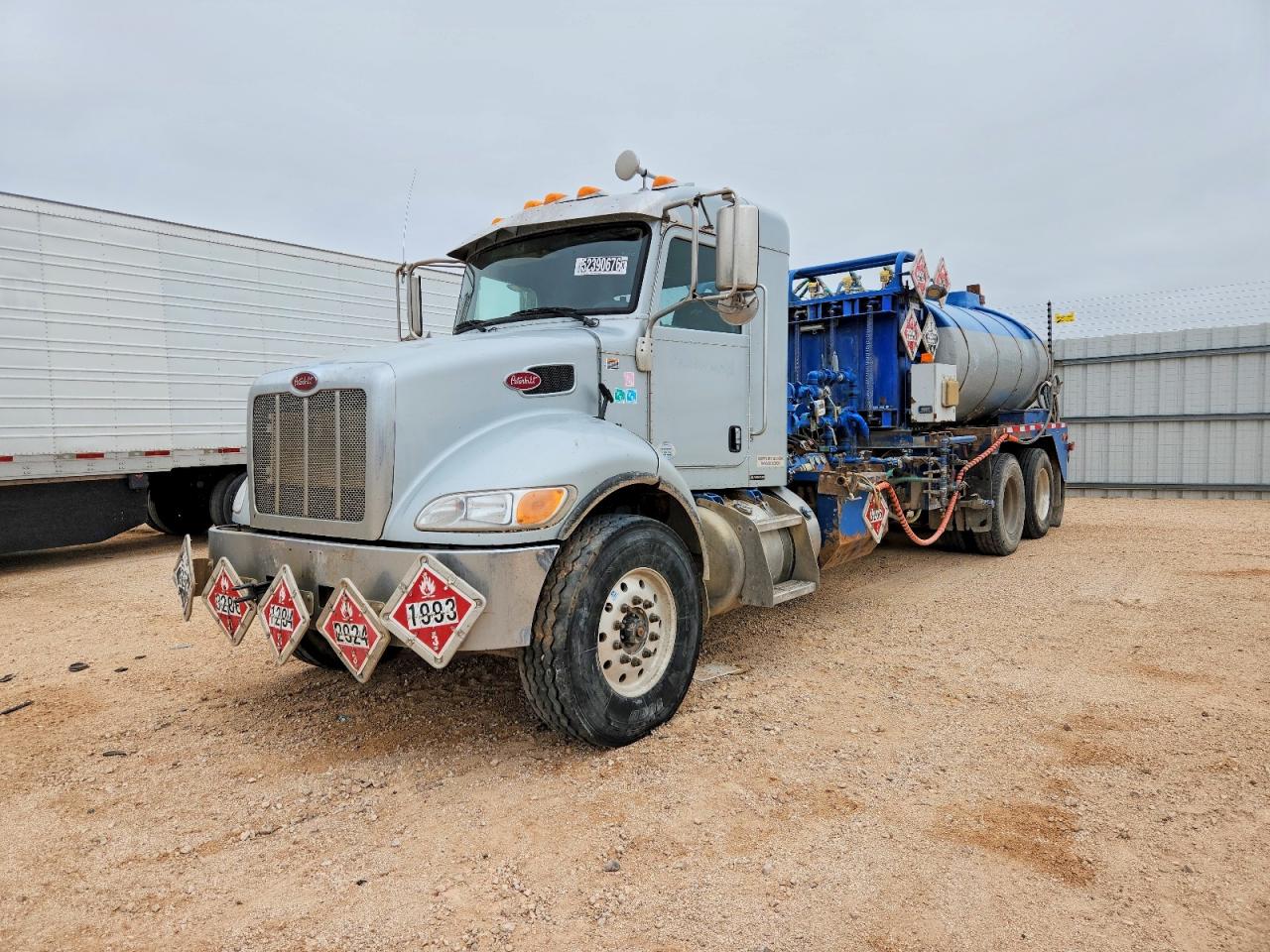 2016 PETERBILT All other VIN 2NP3LJ0X4GM331970 photo 2