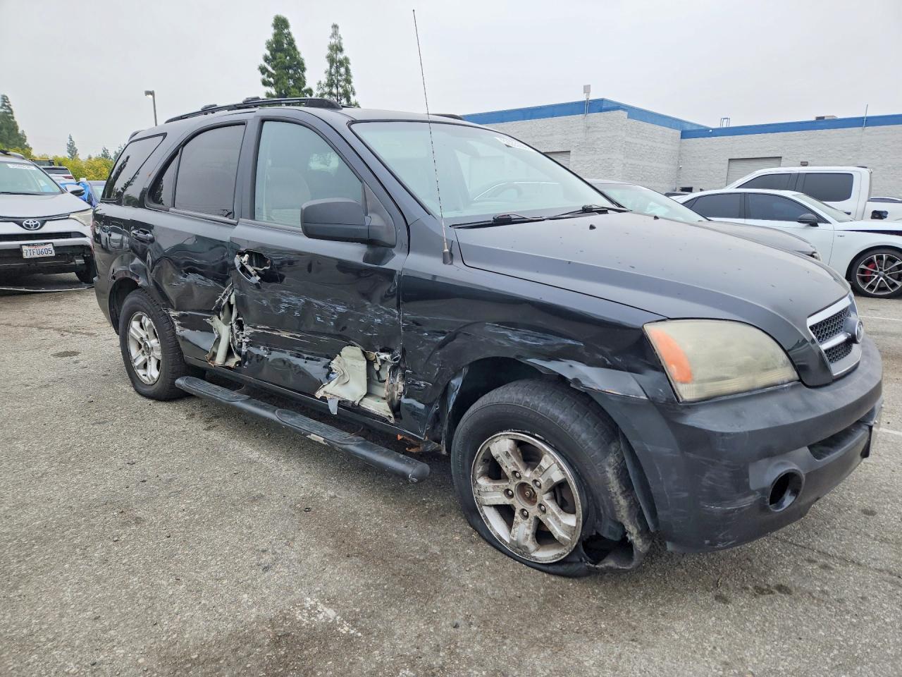 2005 Kia Sorento VIN KNDJC733955458916 photo 4