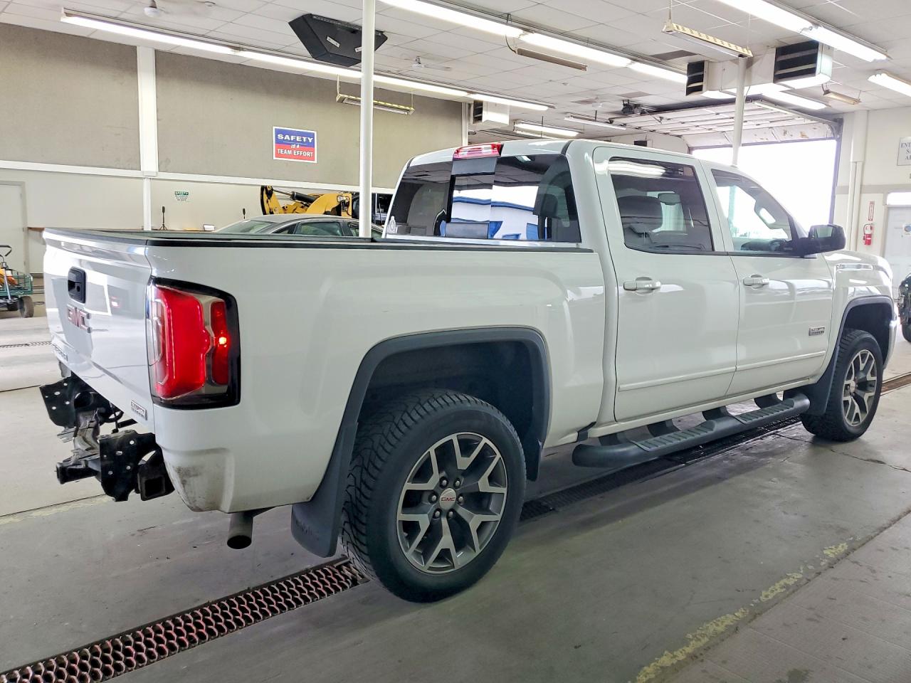 2017 GMC SIERRA VIN 3GTU2NEJ5HG481476 photo 3