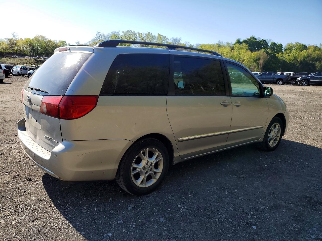 2006 Toyota All models VIN 5TDZA22C26S558378 photo 3
