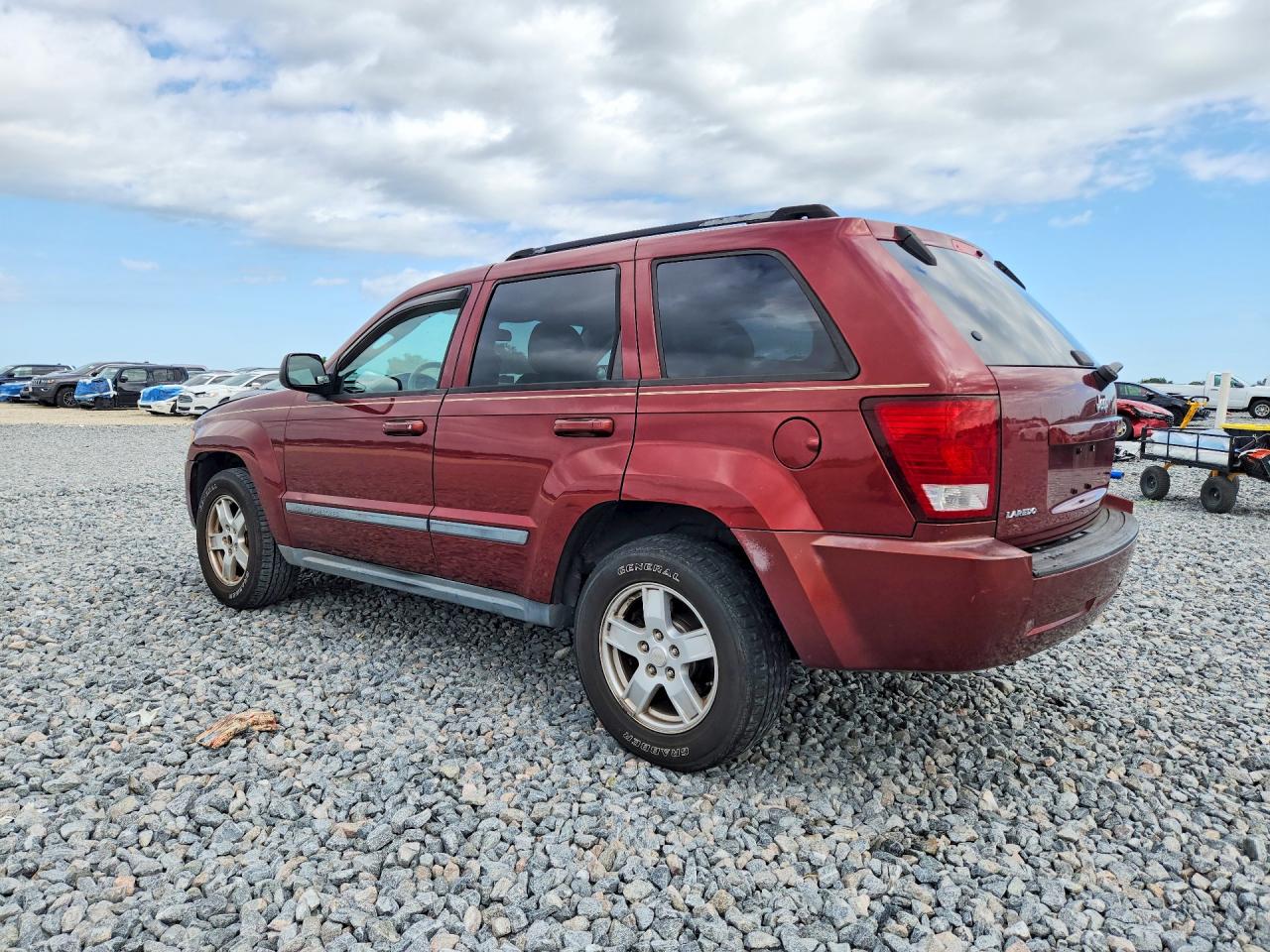 2007 Jeep Cherokee VIN 1J8GS48K37C504758 photo 2