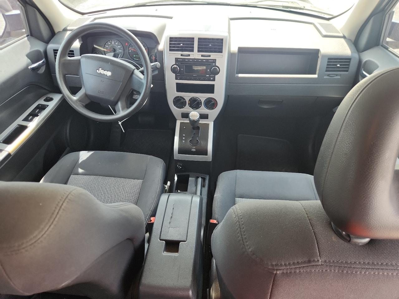 2008 Jeep Patriot VIN 1J8FT28W78D706398 photo 8
