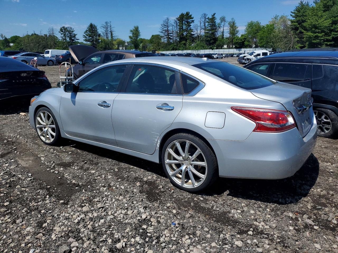 2013 Nissan Altima VIN 1N4AL3AP6DN407781 photo 2