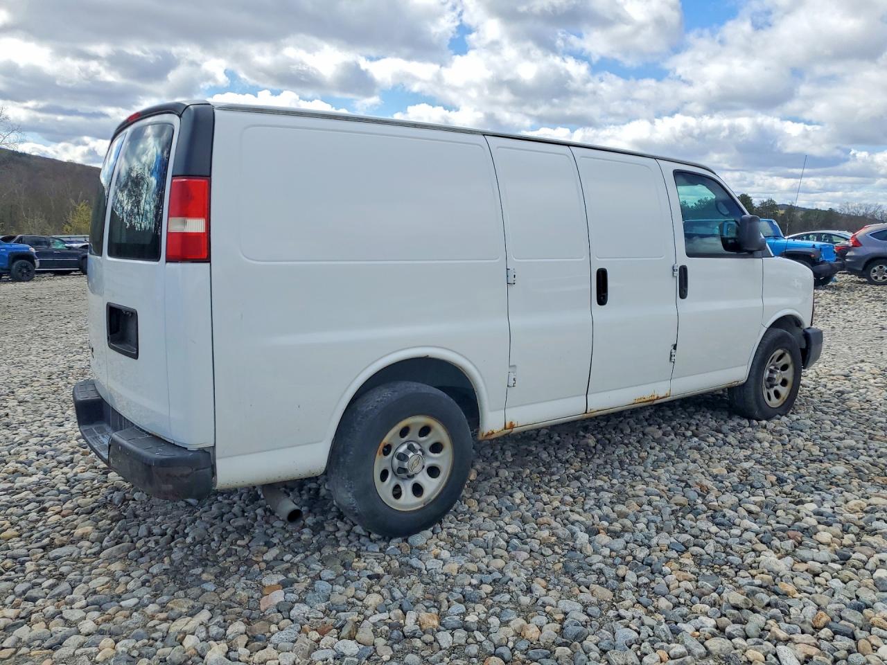 2013 CHEV Express VIN 1GCSGAFX2D1190429 photo 3