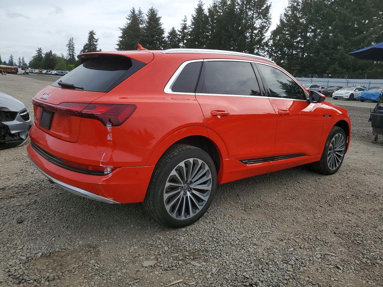 2019 Audi E-tron VIN WA1VABGE8KB011412 photo 3
