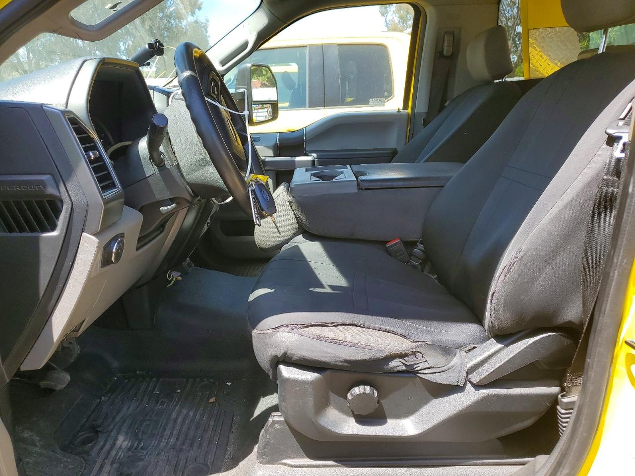 2020 Ford F550 VIN 1FDUF5GT8LDA08286 photo 7