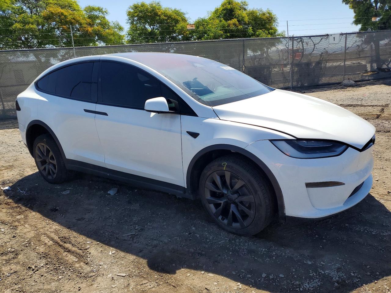 2023 Tesla Model x VIN 7SAXCBE56PF385780 photo 4