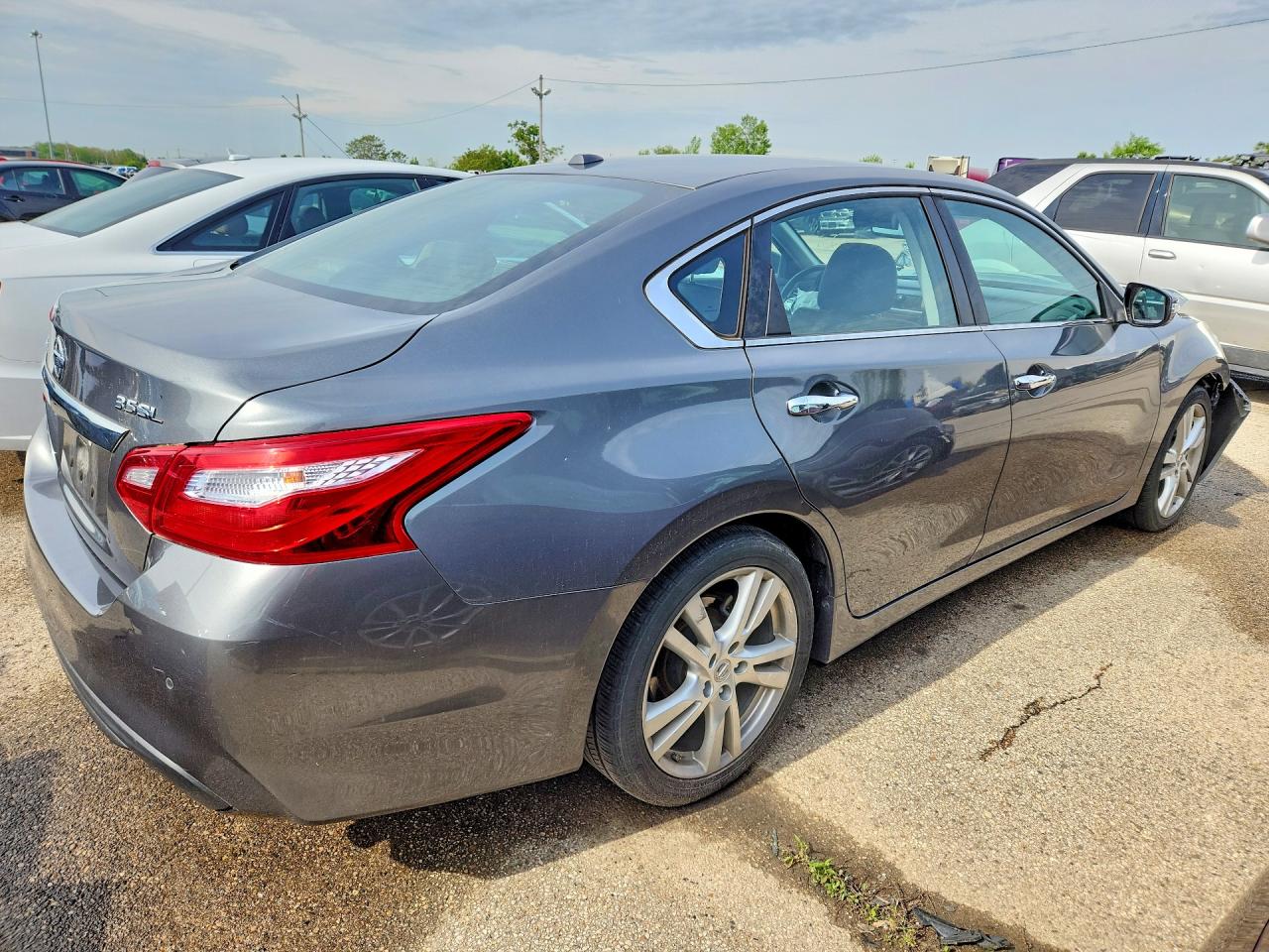 2017 Nissan Altima VIN 1N4BL3AP3HC181690 photo 3