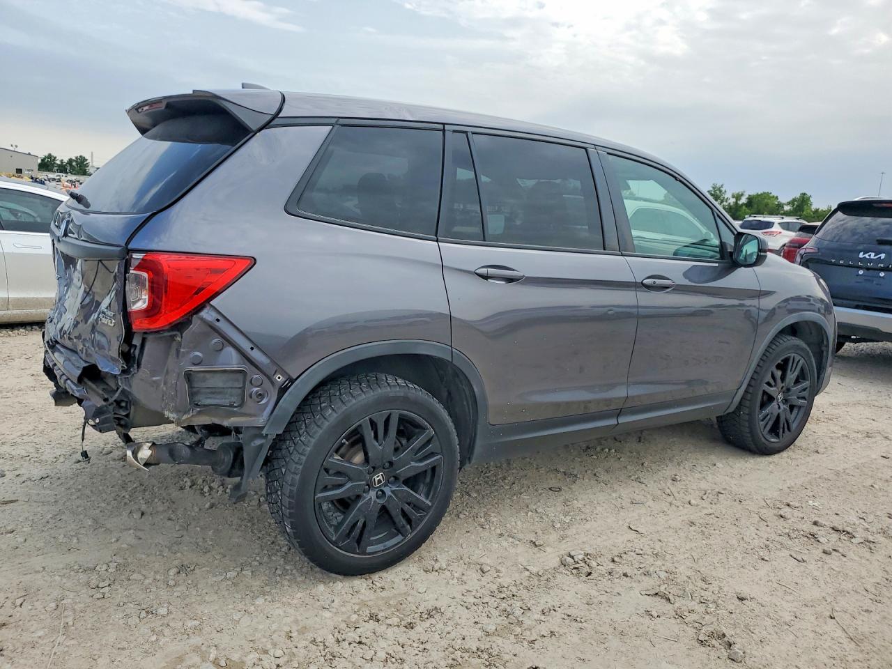 2021 Honda Passport VIN 5FNYF8H21MB008007 photo 3