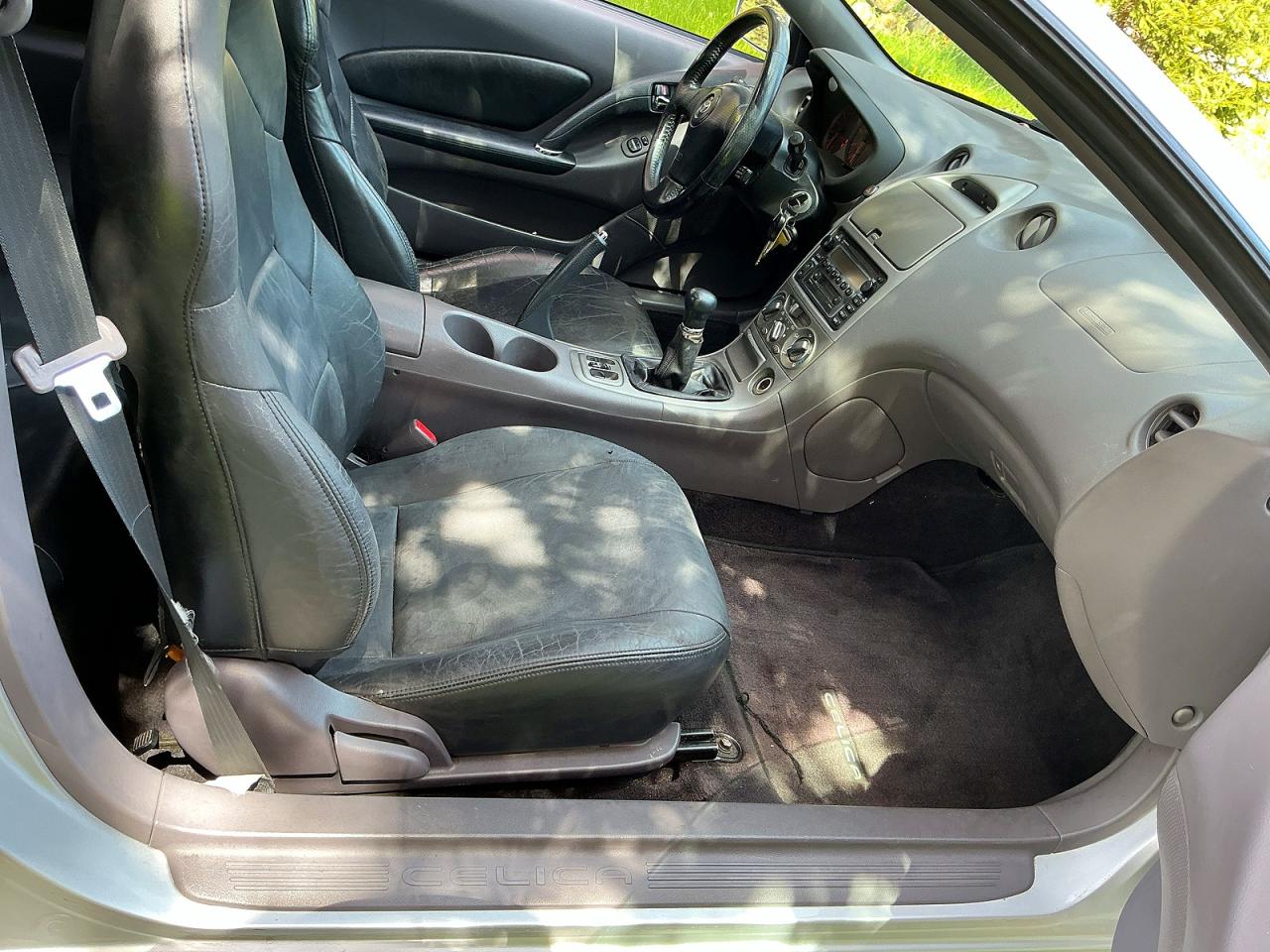 2000 Toyota Celica VIN JTDDY32T0Y0018819 photo 5