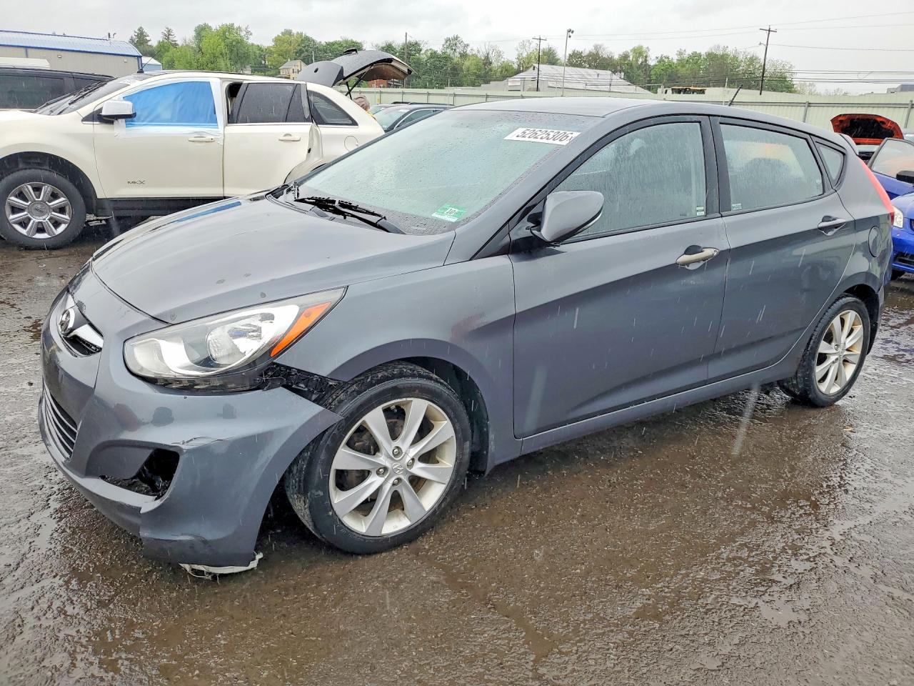 2013 Hyundai Accent VIN KMHCU5AE4DU072094 photo 1