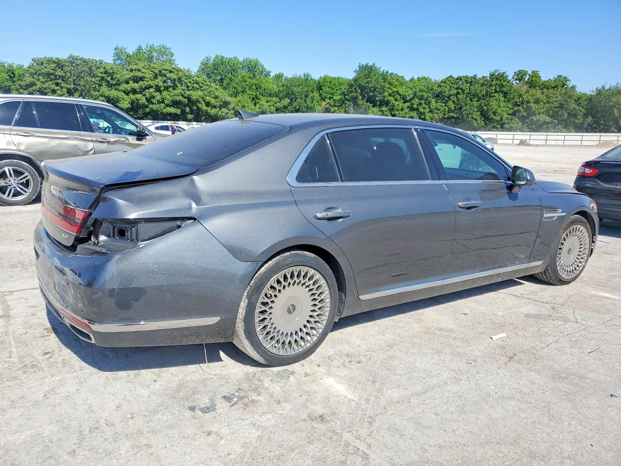 2020 GENESIS G90 VIN KMTF34PA2LU076454 photo 3