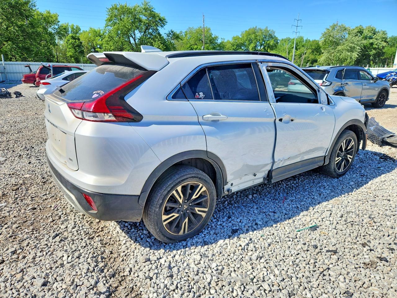 2023 Mitsubishi ECLIPSE VIN JA4ATWAA1PZ046443 photo 3