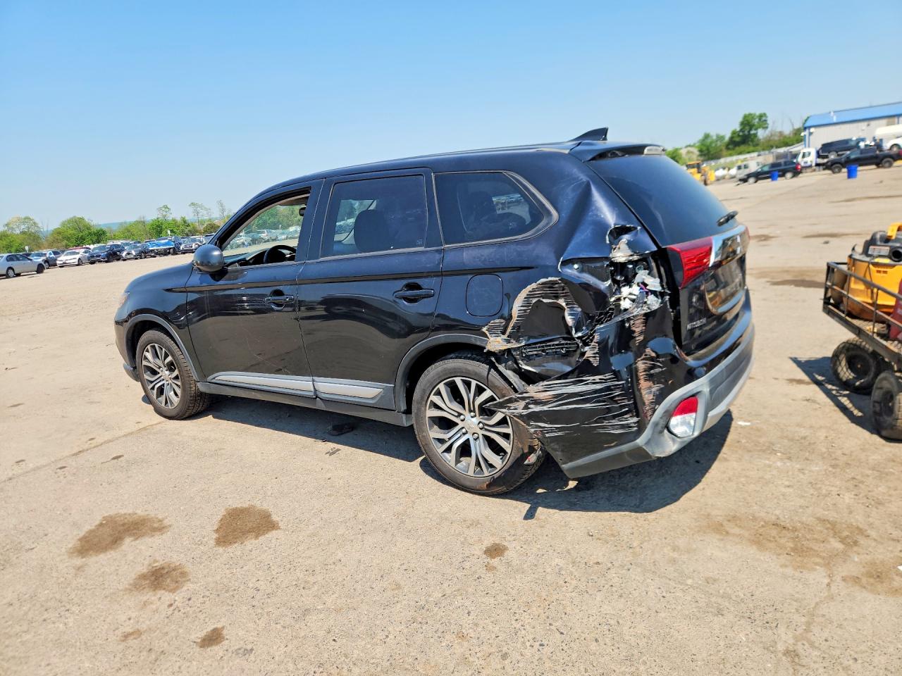 2017 Mitsubishi Outlander VIN JA4AD2A35HZ068227 photo 2
