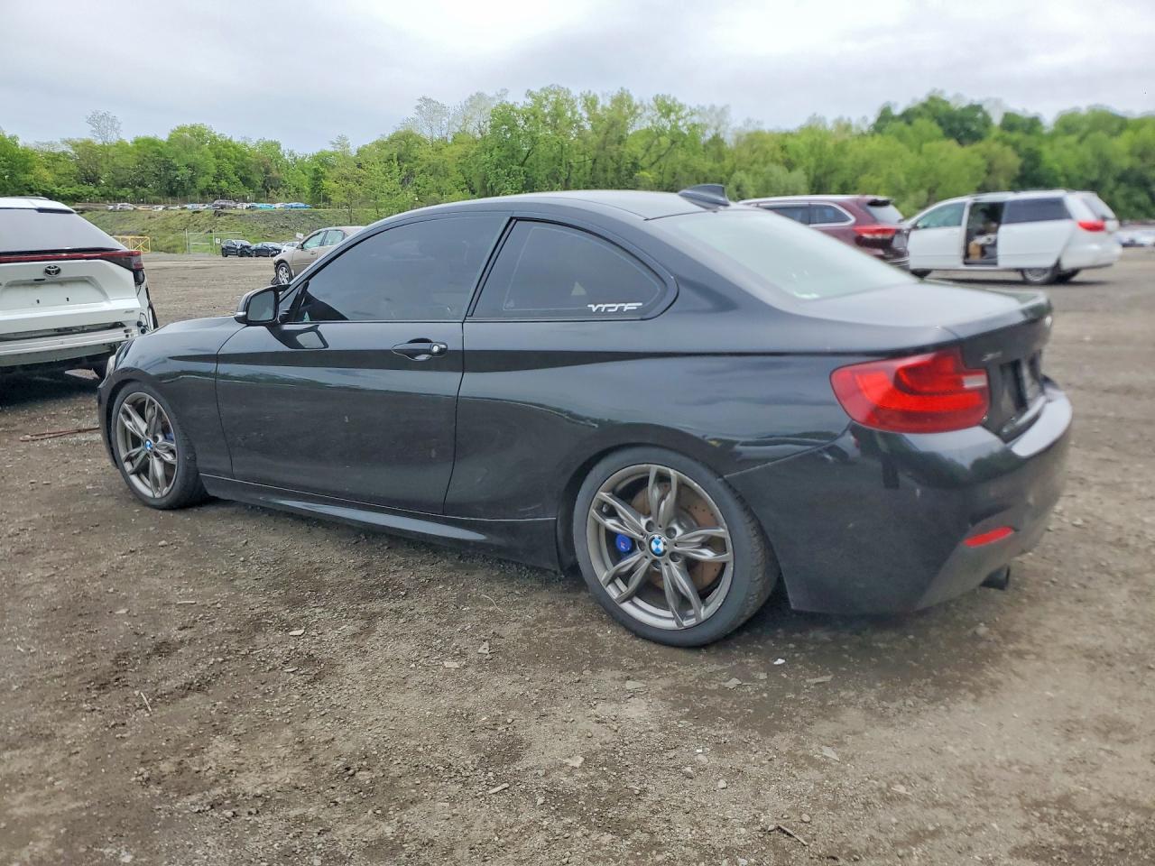 2016 BMW M2 VIN WBA1J9C56GV696371 photo 2