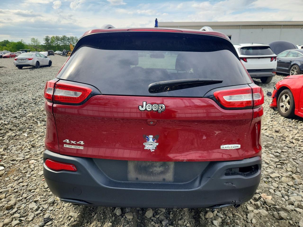 2016 Jeep Cherokee VIN 1C4PJMCB0GW179017 photo 6