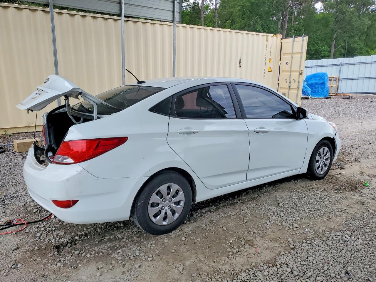 2015 Hyundai Accent VIN KMHCT4AE1FU854398 photo 3