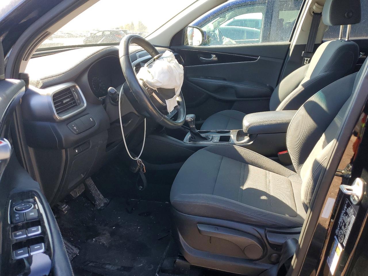 2019 KIA Sorento VIN 5XYPGDA30KG470651 photo 7