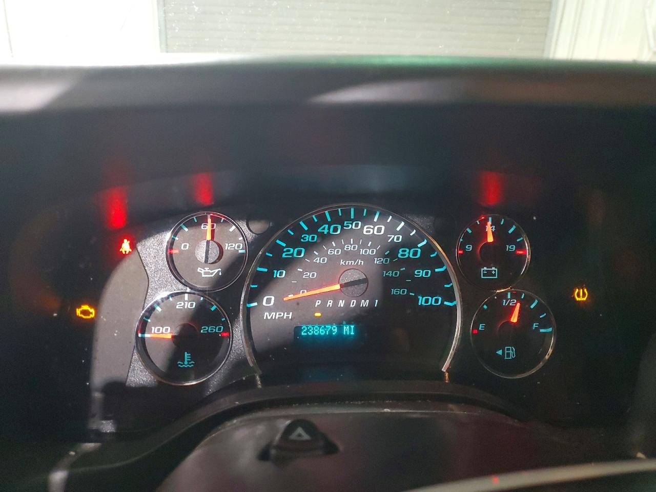 2024 GMC Savana VIN 1GTW7AFP8R1102928 photo 9