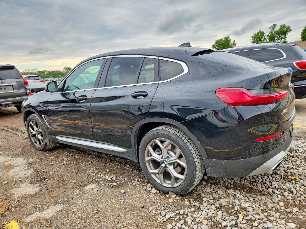 2022 BMW X4 VIN 5UX33DT05N9L24604 photo 2