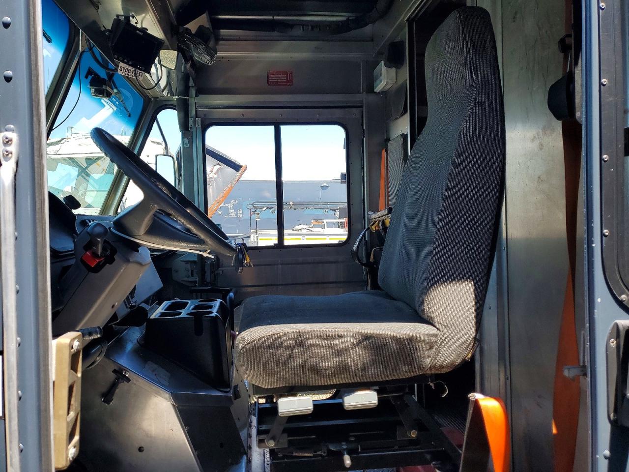 2021 FREIGHTLINER All other VIN 4UZAC2GA4MCMM9252 photo 7