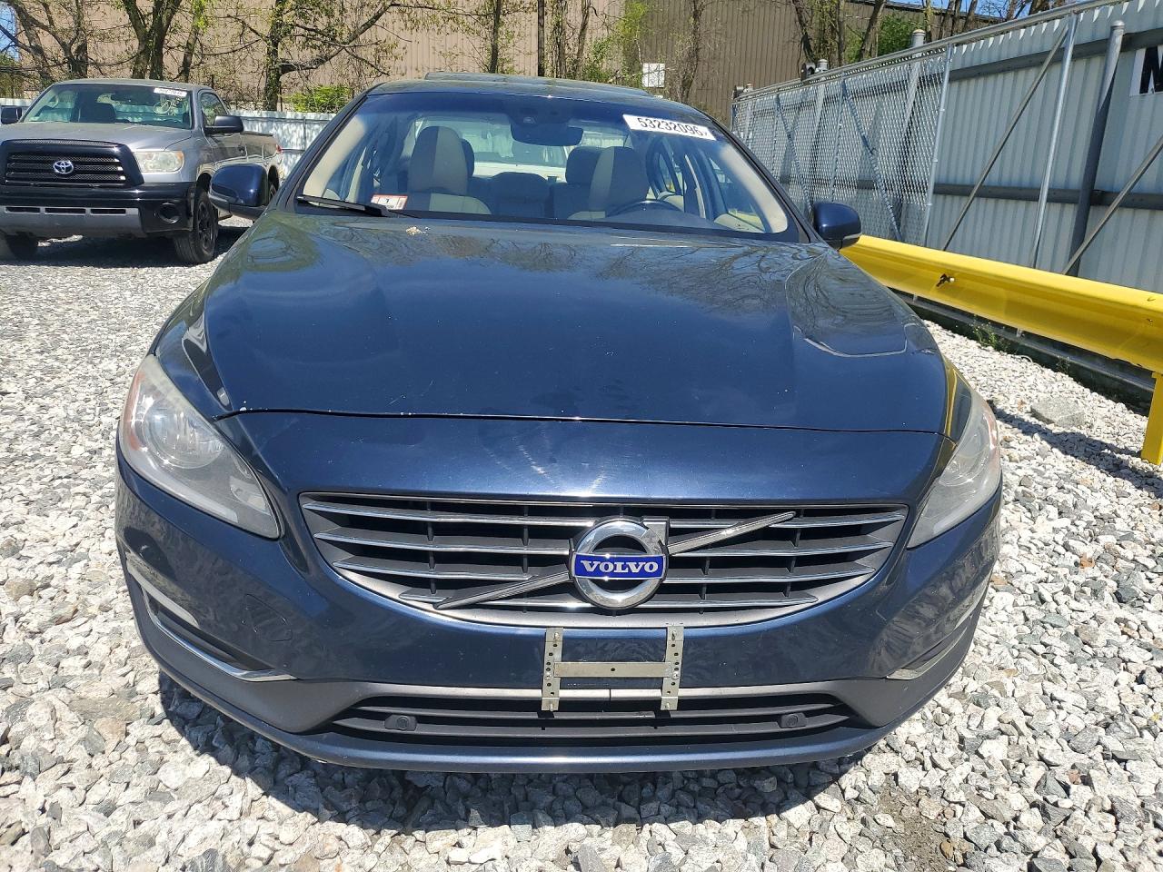 2015 Volvo S60 VIN YV126MFK2F2336893 photo 5